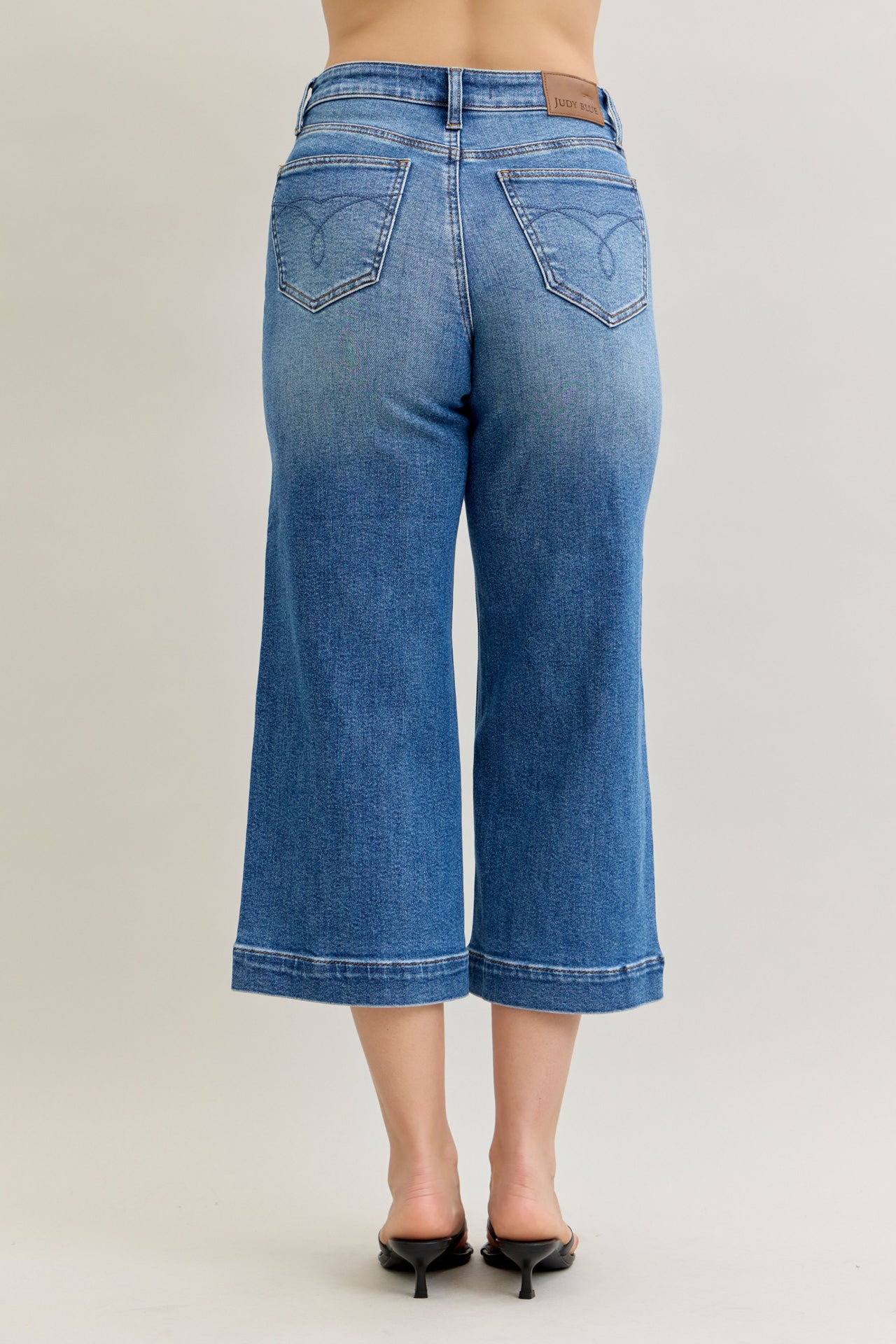 MR Vintage Crop