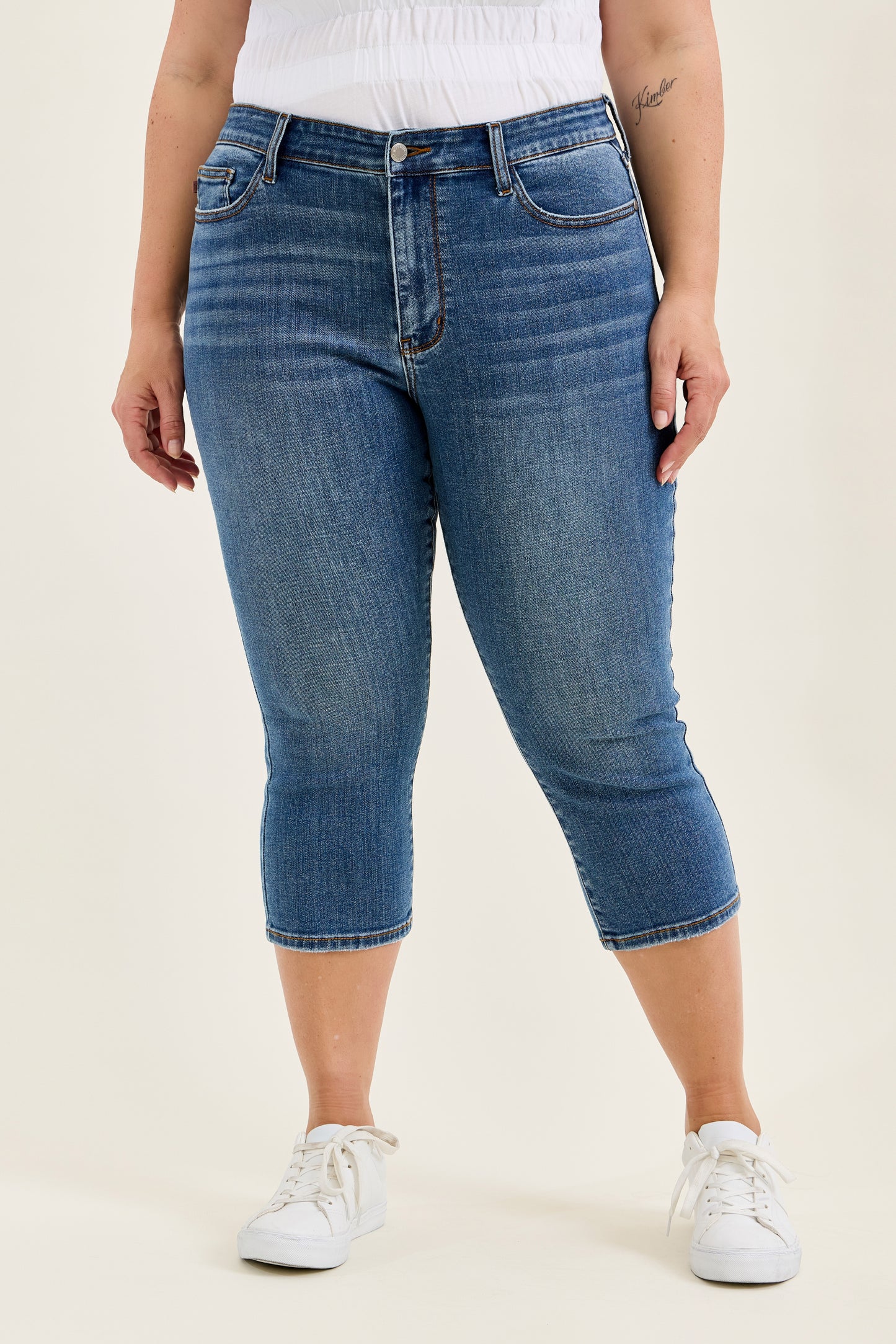 Judy Blue Medium Wash MR Capri