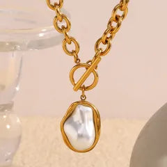 The Harlow Pearl Chain